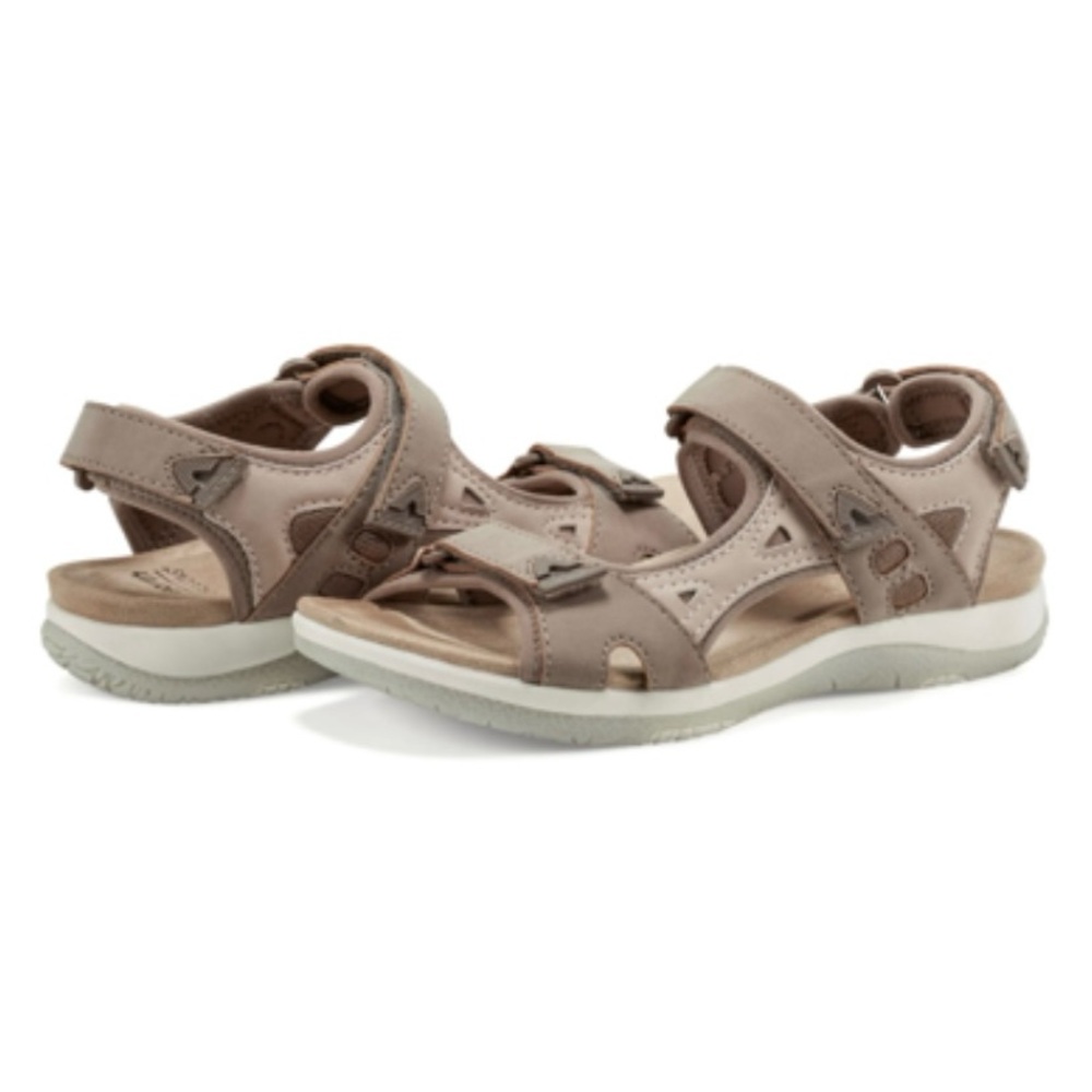 Earth Shoes: Skylar Round Toe Lightweight Casual Flat Sandals (Tan Size 8)